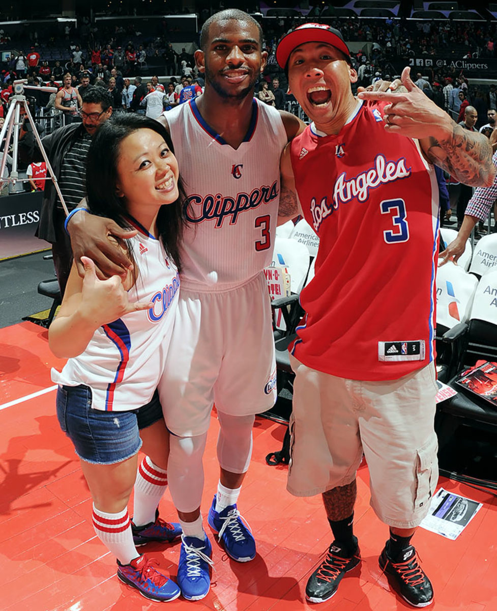 Chris-Paul-fans.jpg